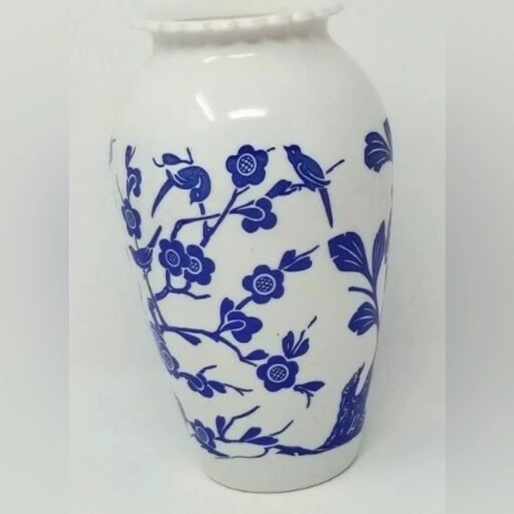 VTG 1940s White & Blue Anchor Hocking Vitrock Milk Glass
Flowers Birds EUC - Picture 8 of 13